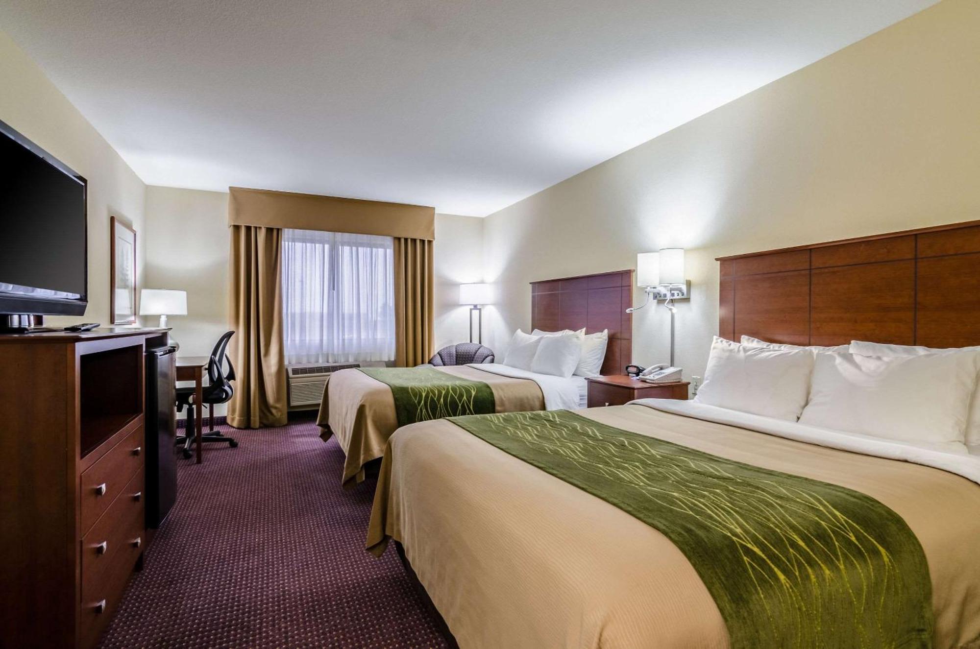 Comfort Inn Колби Экстерьер фото