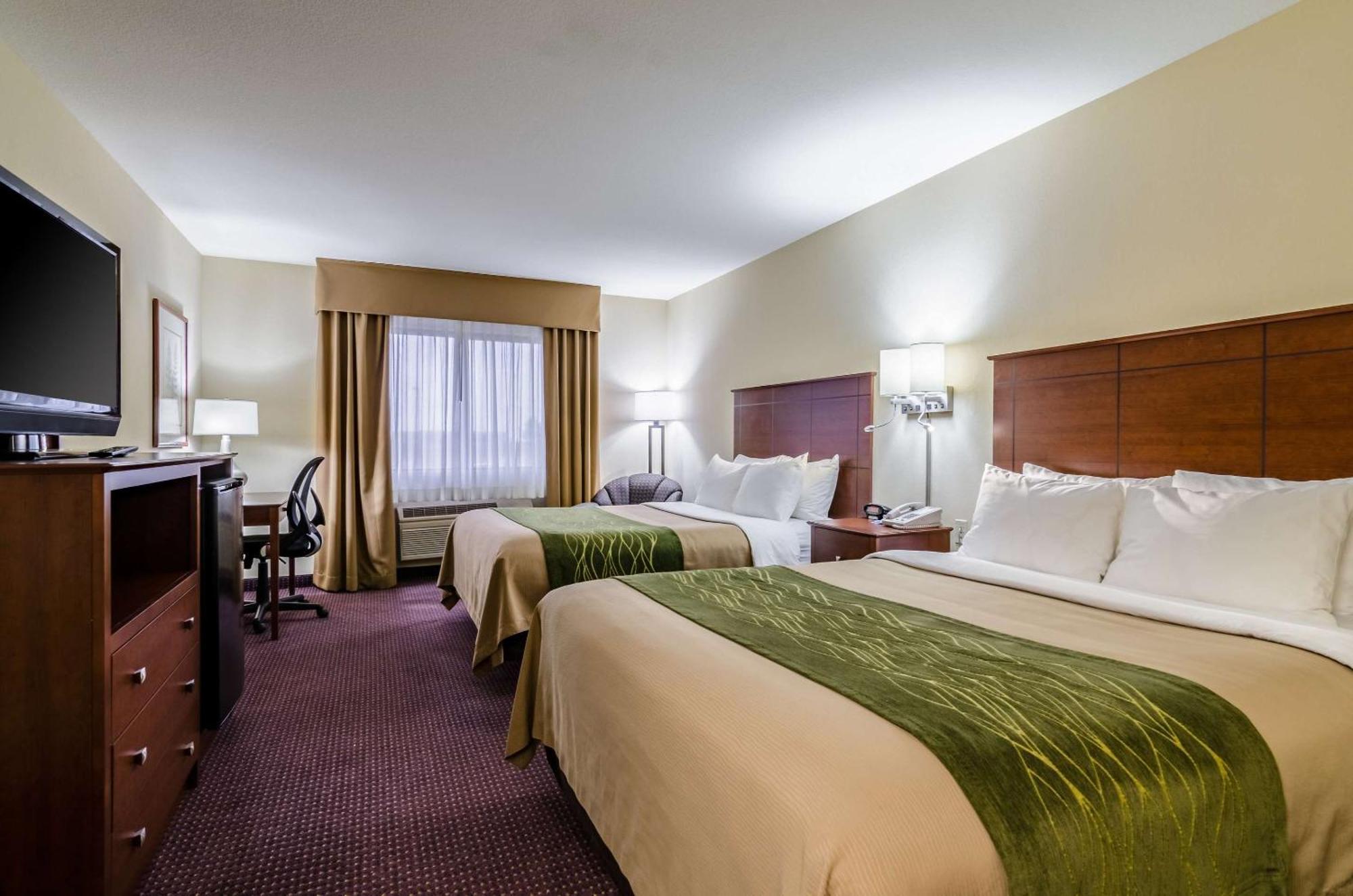 Comfort Inn Колби Экстерьер фото
